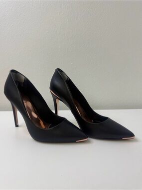 Ted Baker London Black Pointed Toe Stilettos Size 9.5